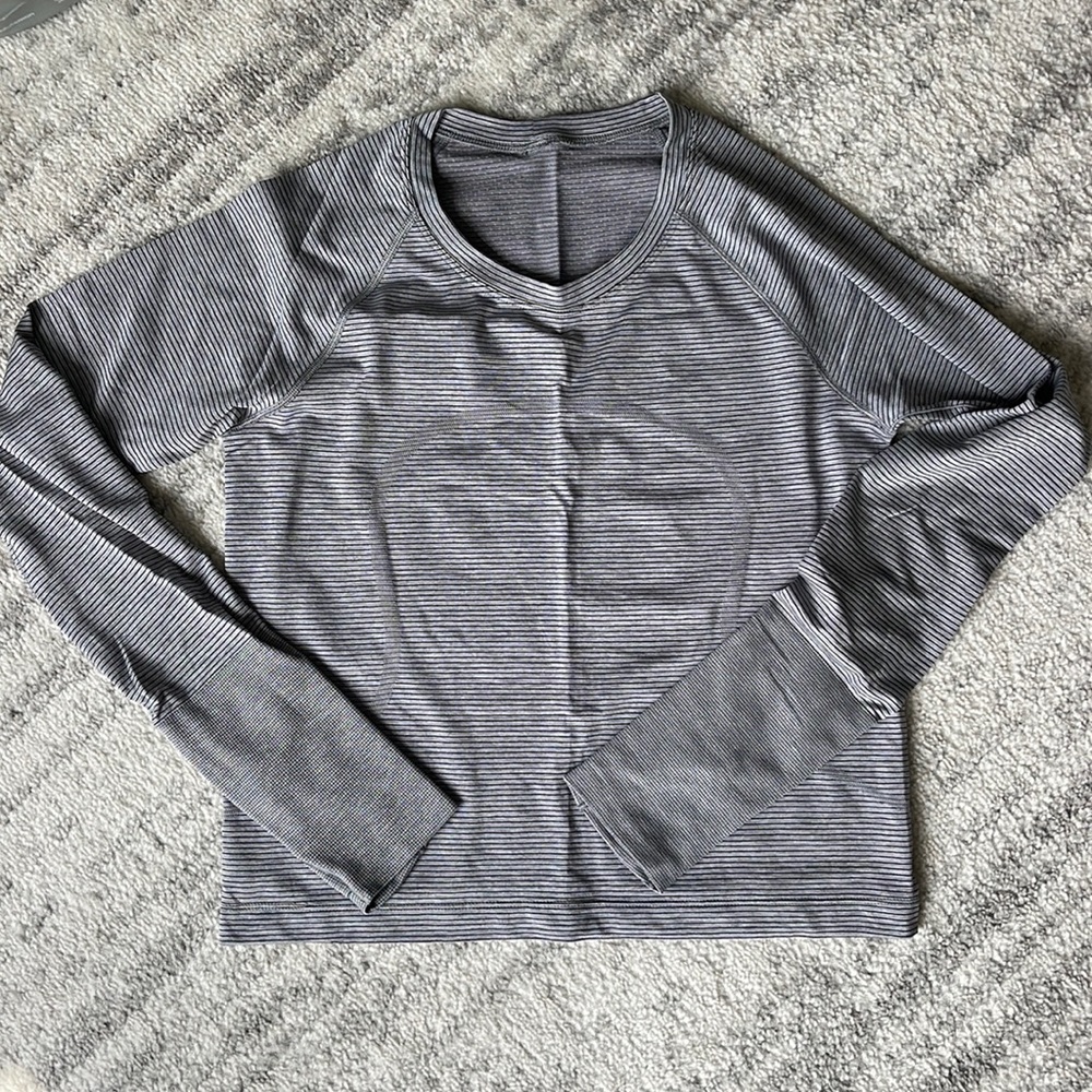 Lululemon Swiftly Tech 2.0 race length long sleeve shirt